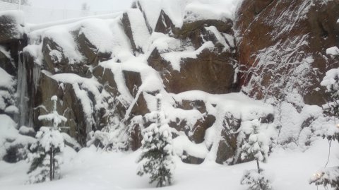 Luminen kallioseinämä
